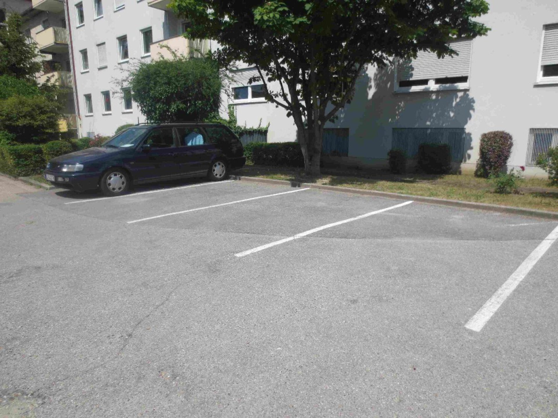 Prüfeninger Str. 45 - Außenanlagen, Wege2 - Stellplatz.jpg | © Dawonia
