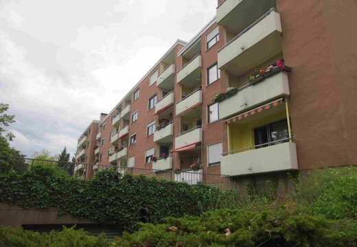 Sonniger Balkon mit Blick in Grüne - öffentlich geförderte Wohnung Bild1.jpg | © Dawonia