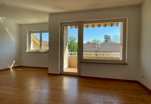 Wohnzimmer mit Balkon | © Dawonia