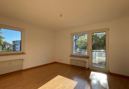 Wohn-/Schlafzimmer mit Balkon | © Dawonia