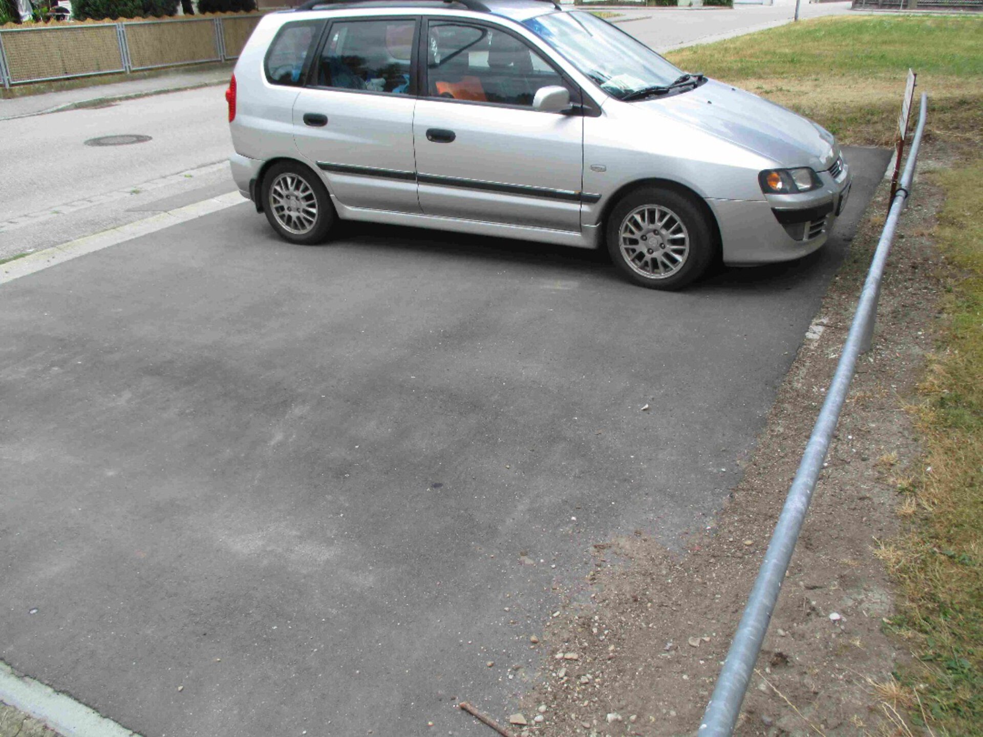 Sudetenstr. 26 - Außenanlagen, Wege3.jpg | © Dawonia