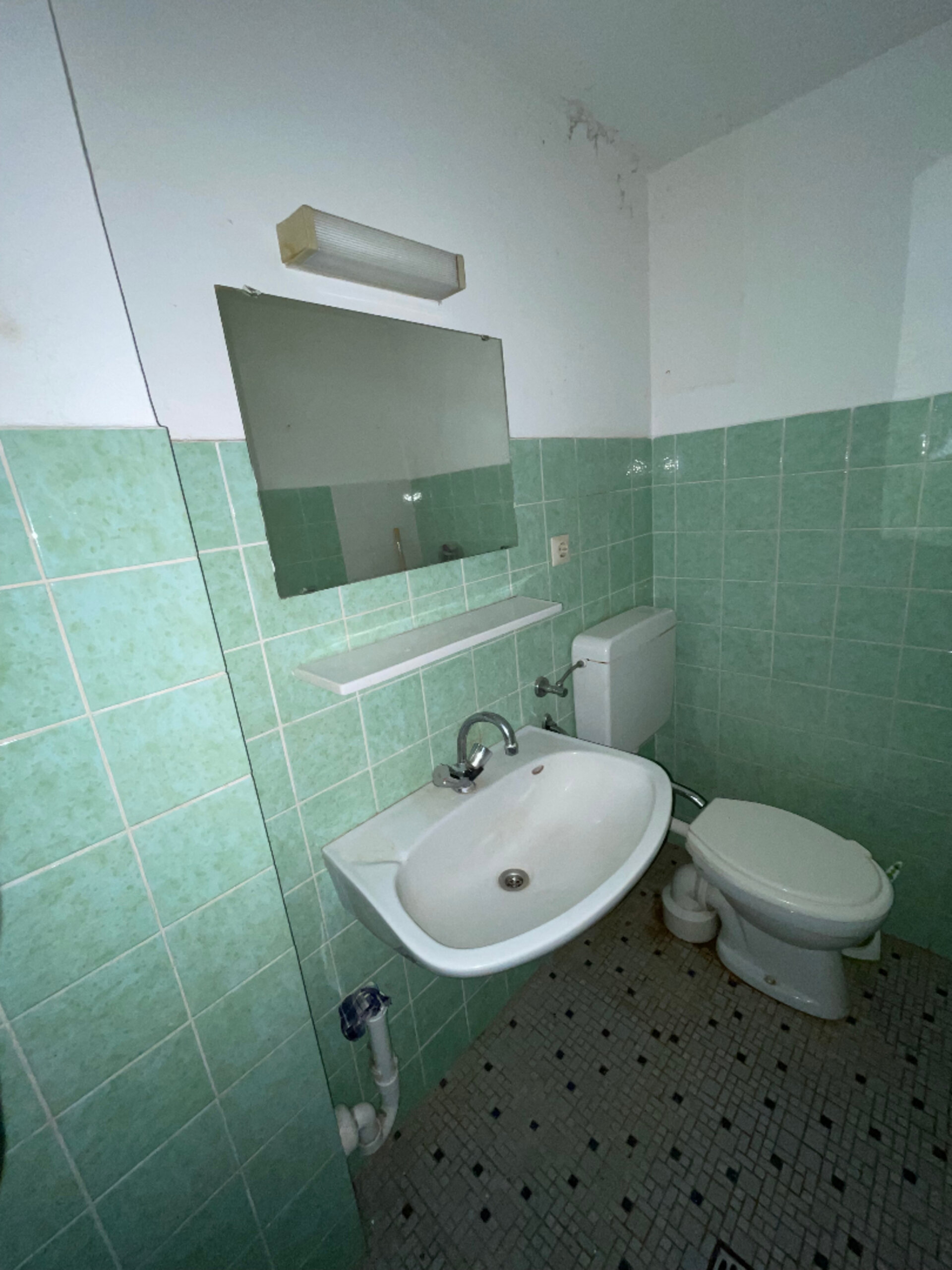 innenliegendes Bad mit Wanne, WB, WManschluss, WC.JPG | © Dawonia