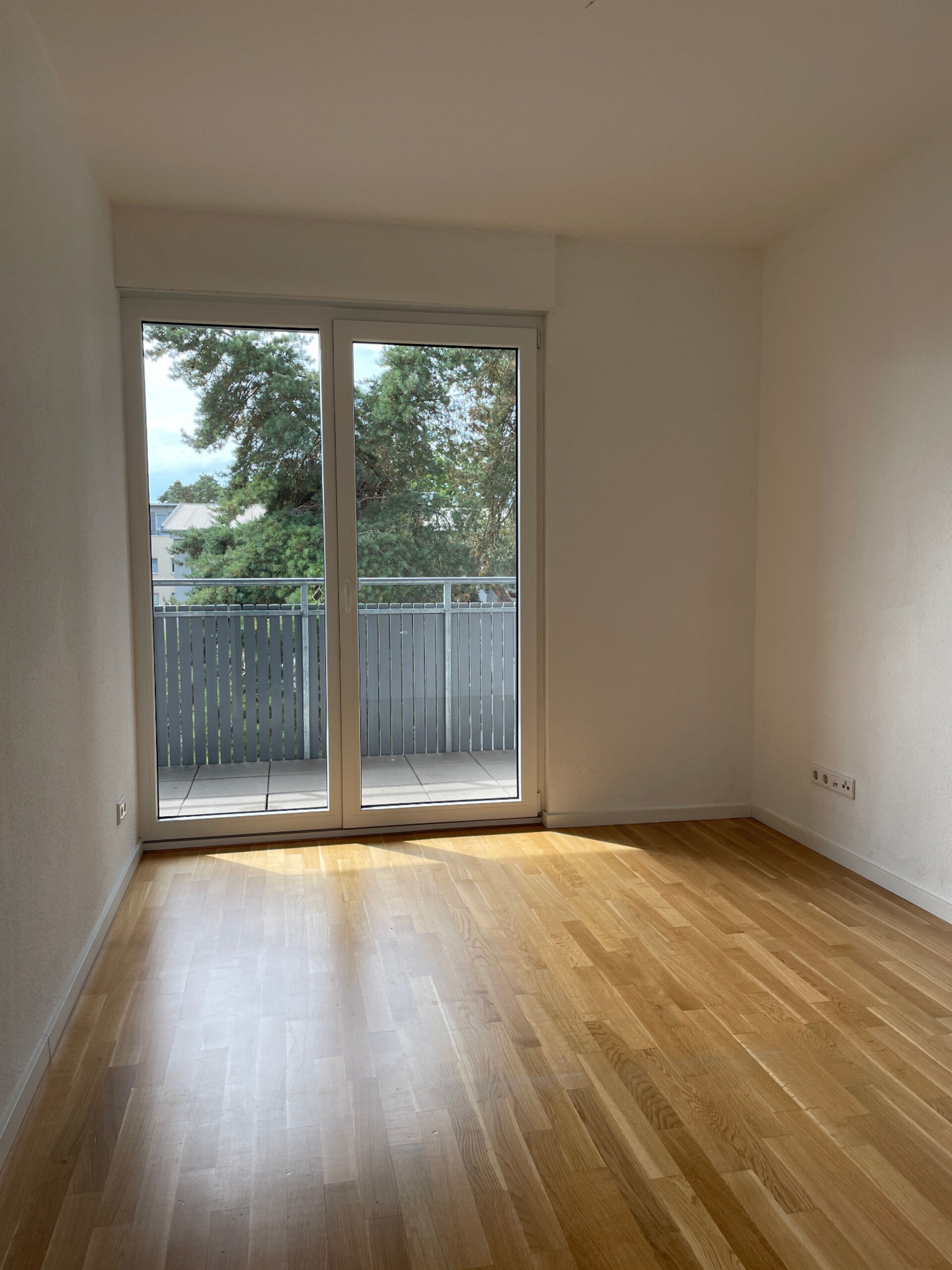 Zimmer 3 mit Balkonzugang | © Dawonia