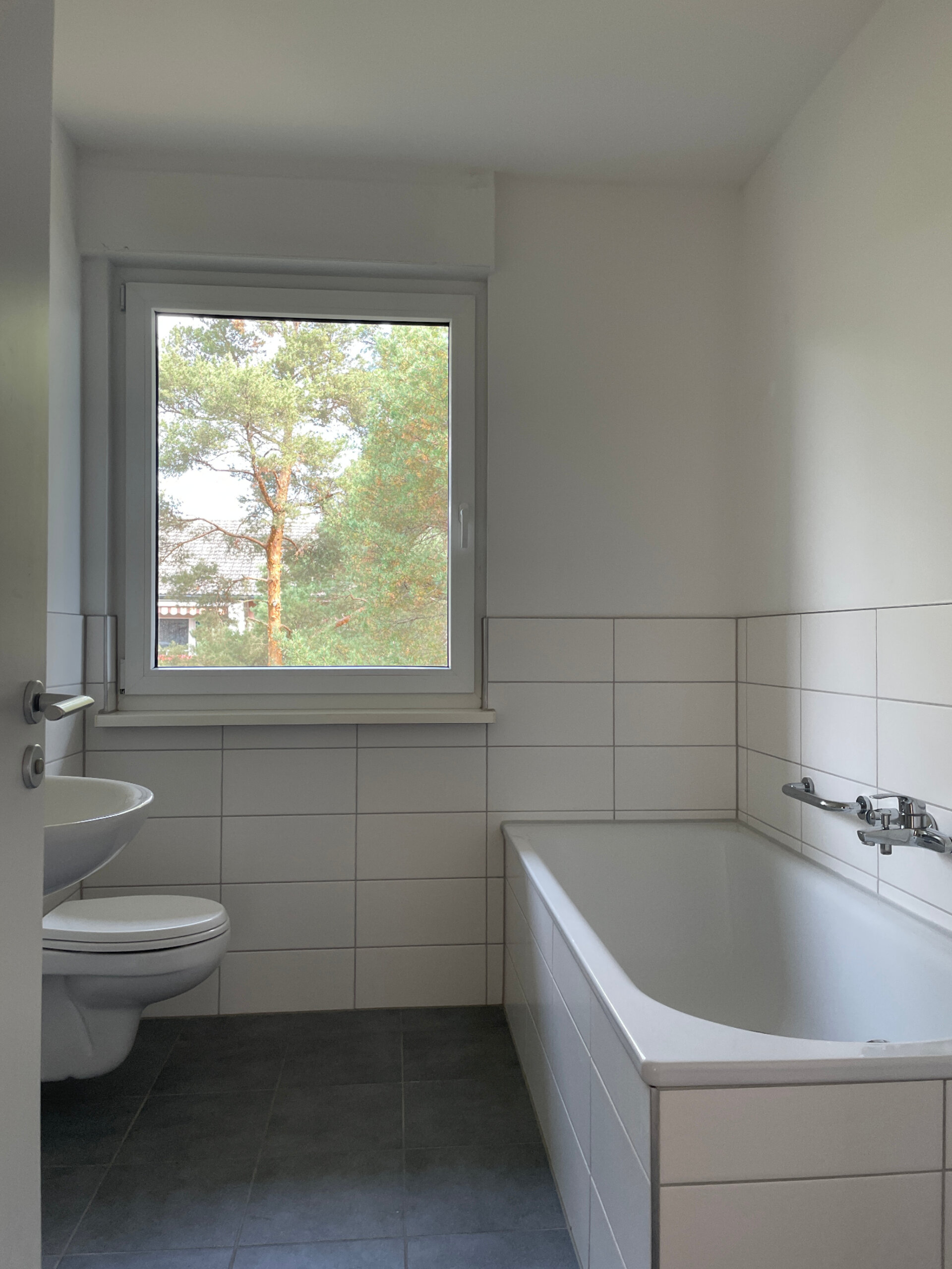Bad 2 mit Badewanne | © Dawonia