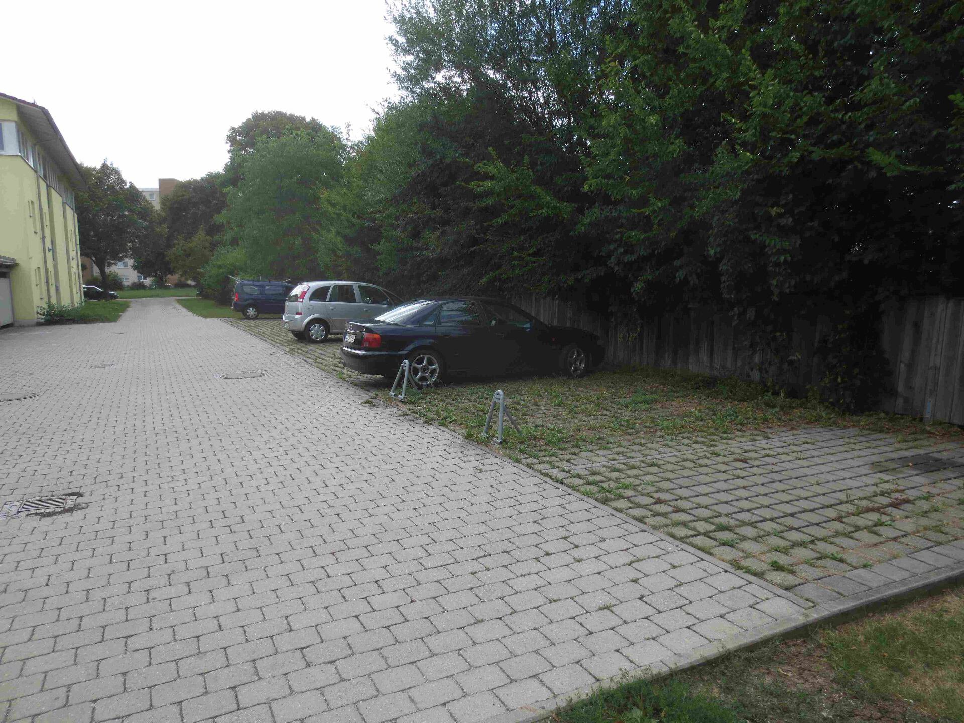 Erlenstraße 3 - Außenanlagen, Wege3 - Stellplatz.jpg | © Dawonia