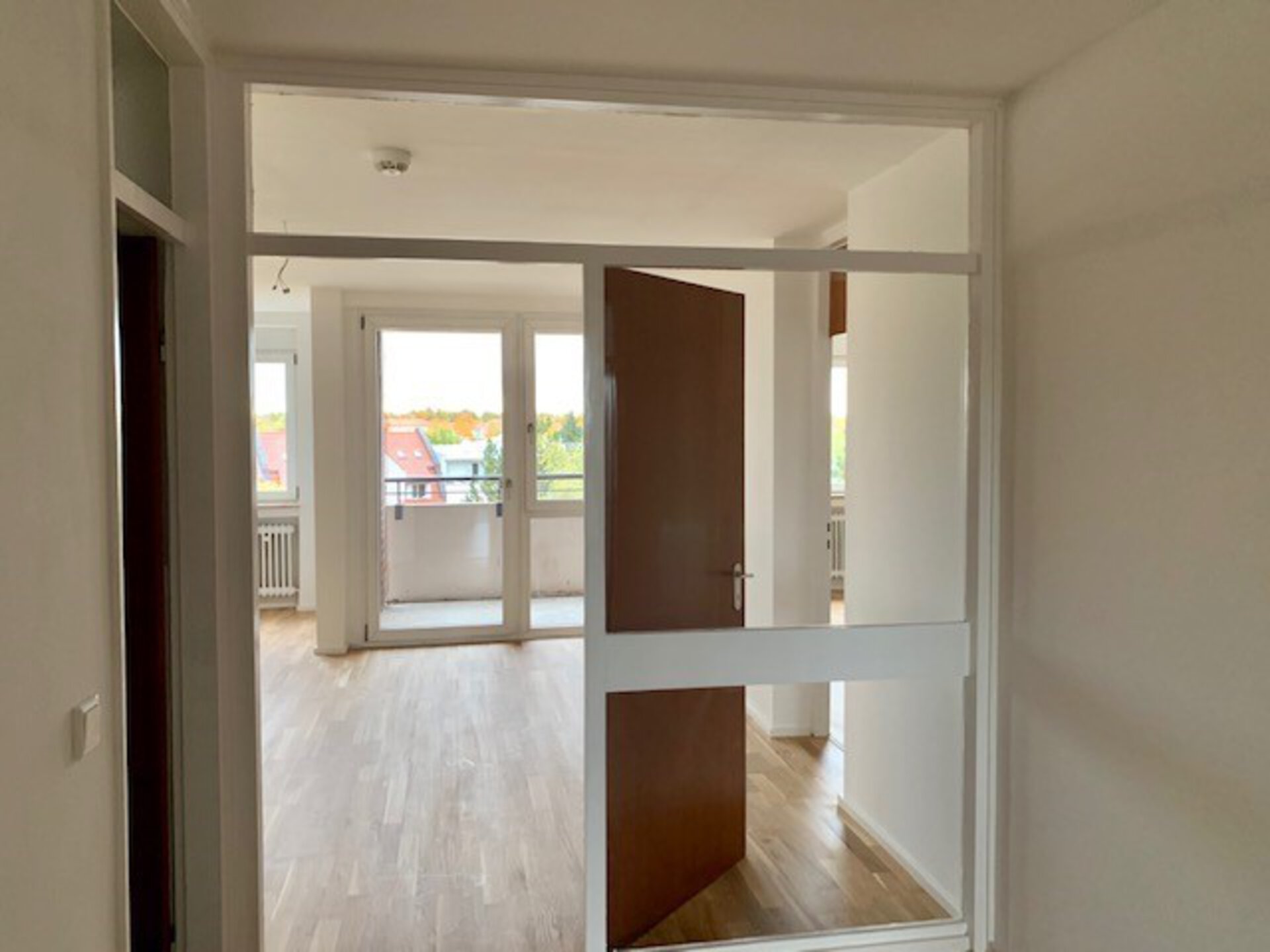 Wohnbereich mit Loggia_Durchgangszimmer (1).jpg | © Dawonia