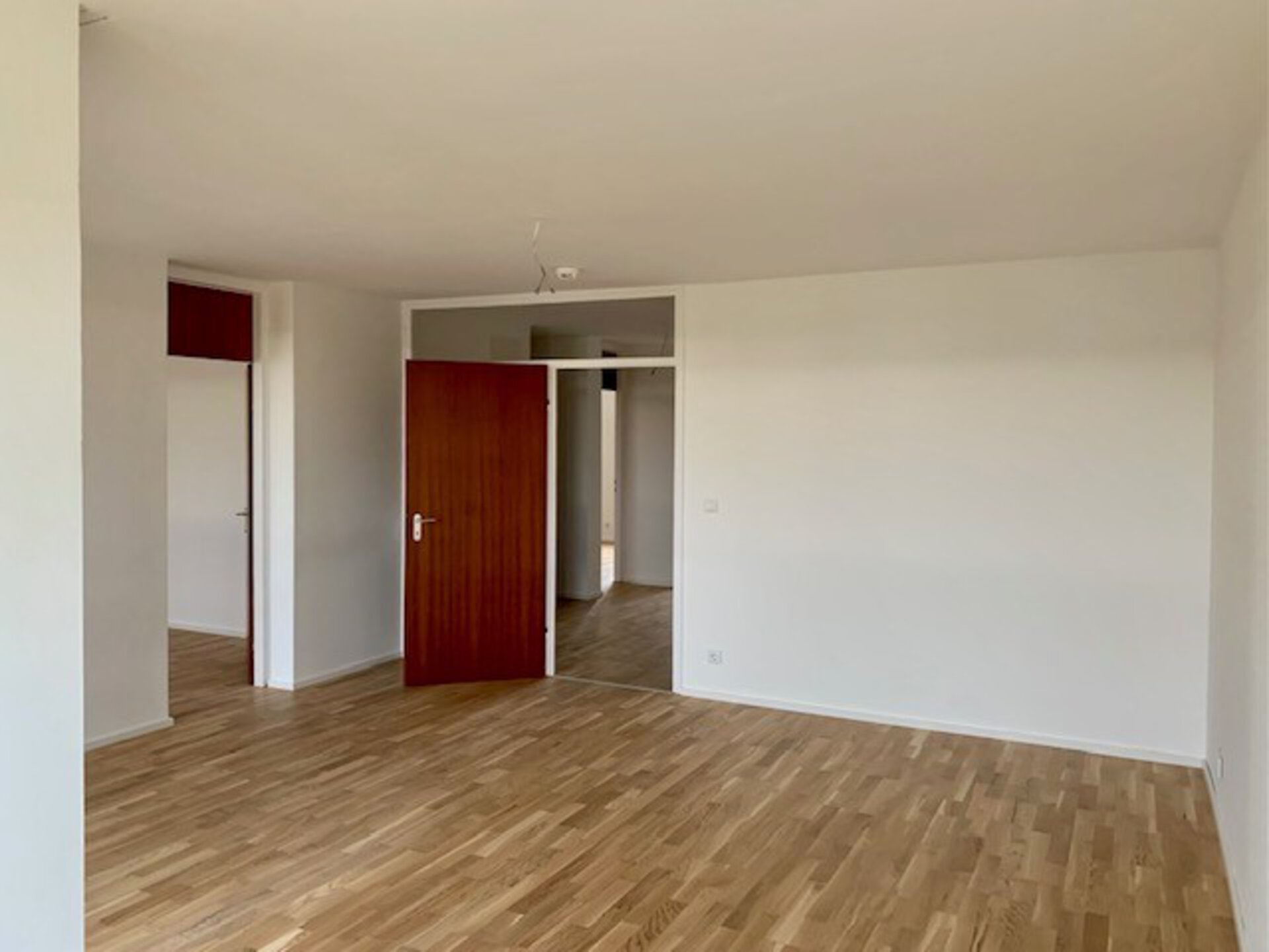 Wohnbereich mit Loggia_Durchgangszimmer (2).jpg | © Dawonia