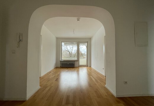 Blick in die Diele mit Balkon | © Dawonia