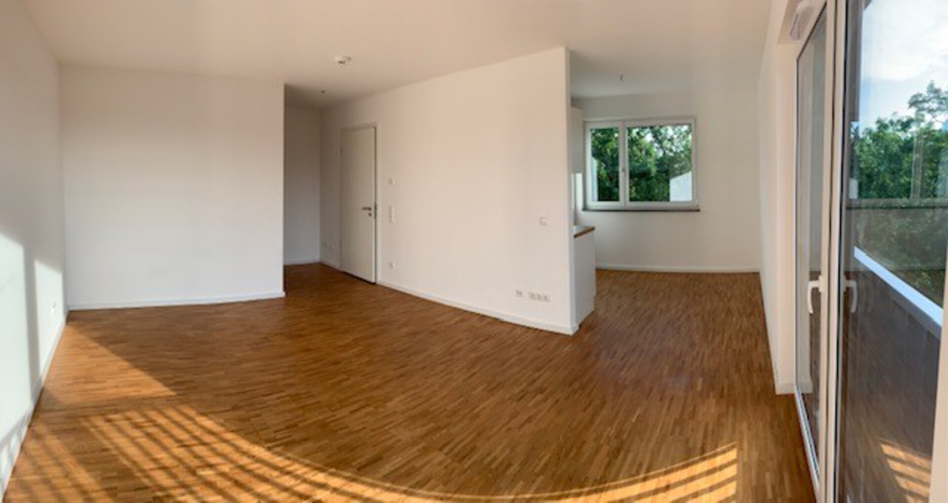 Mietwohnung in Erlangen - Beste Aussichten - Wohnung in oberster Etage mit Aufzug! - Photo 2