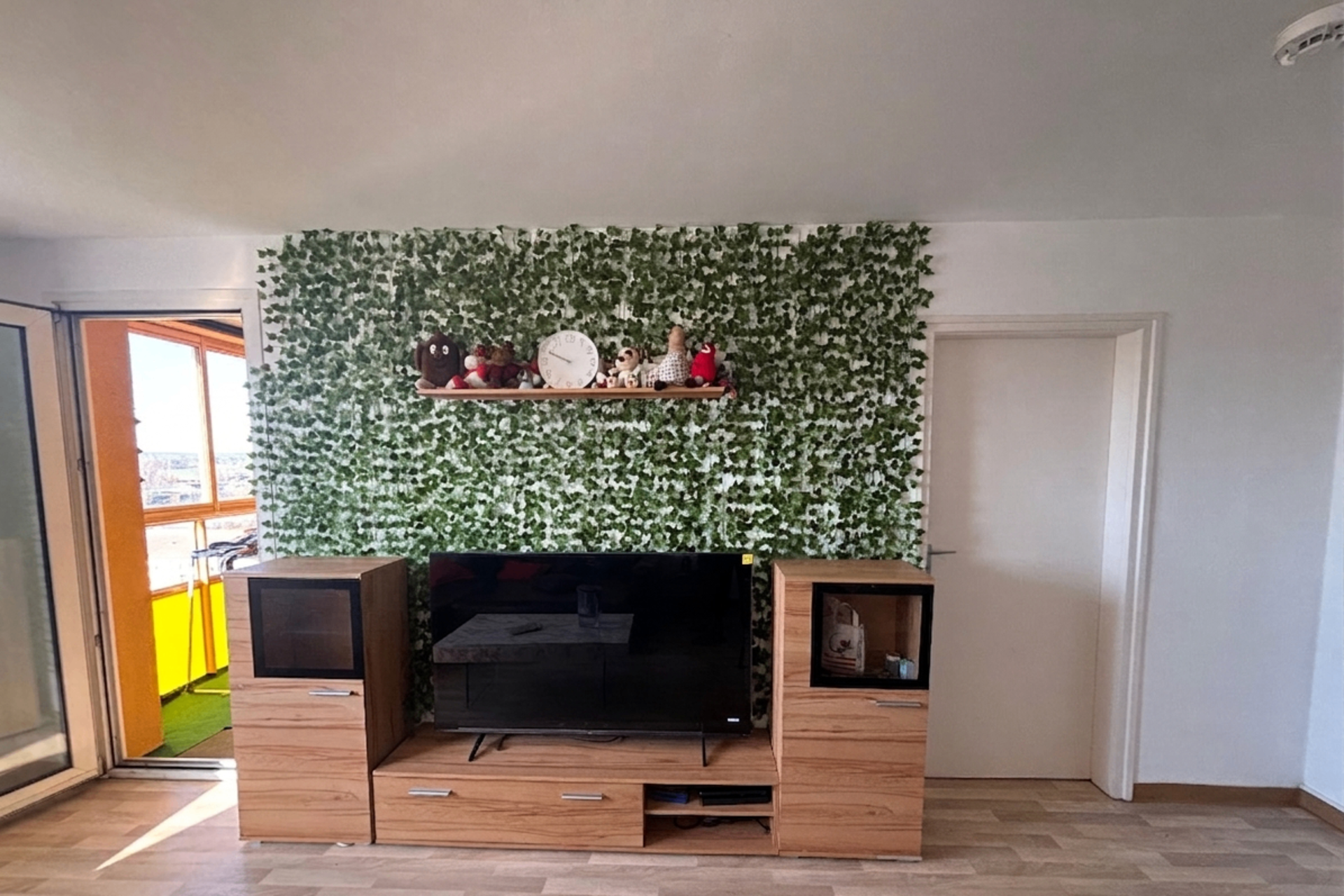 Wohnzimmer (Mieter-Mobiliar) | © Dawonia