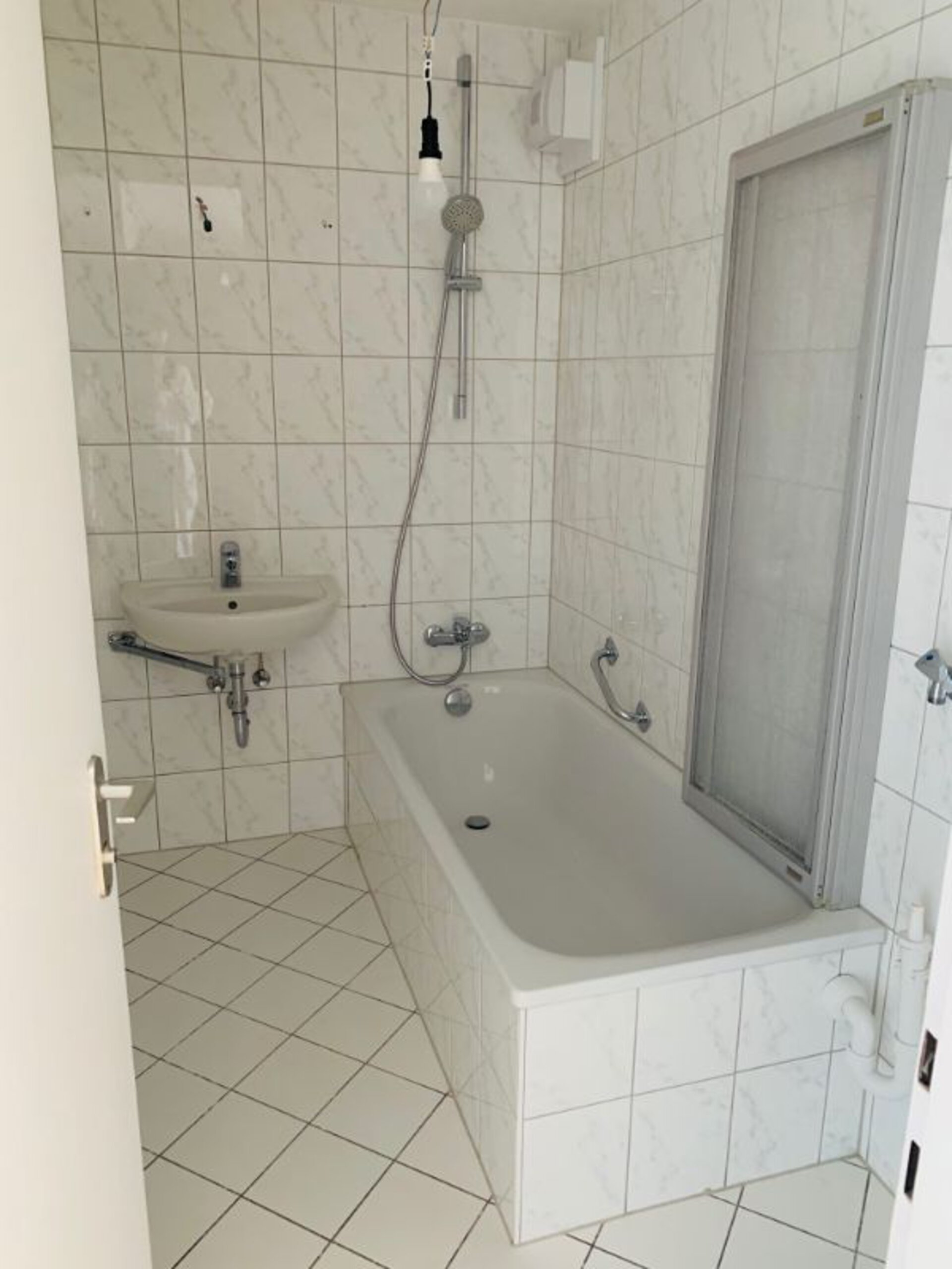 Bad mit Wanne | © Dawonia