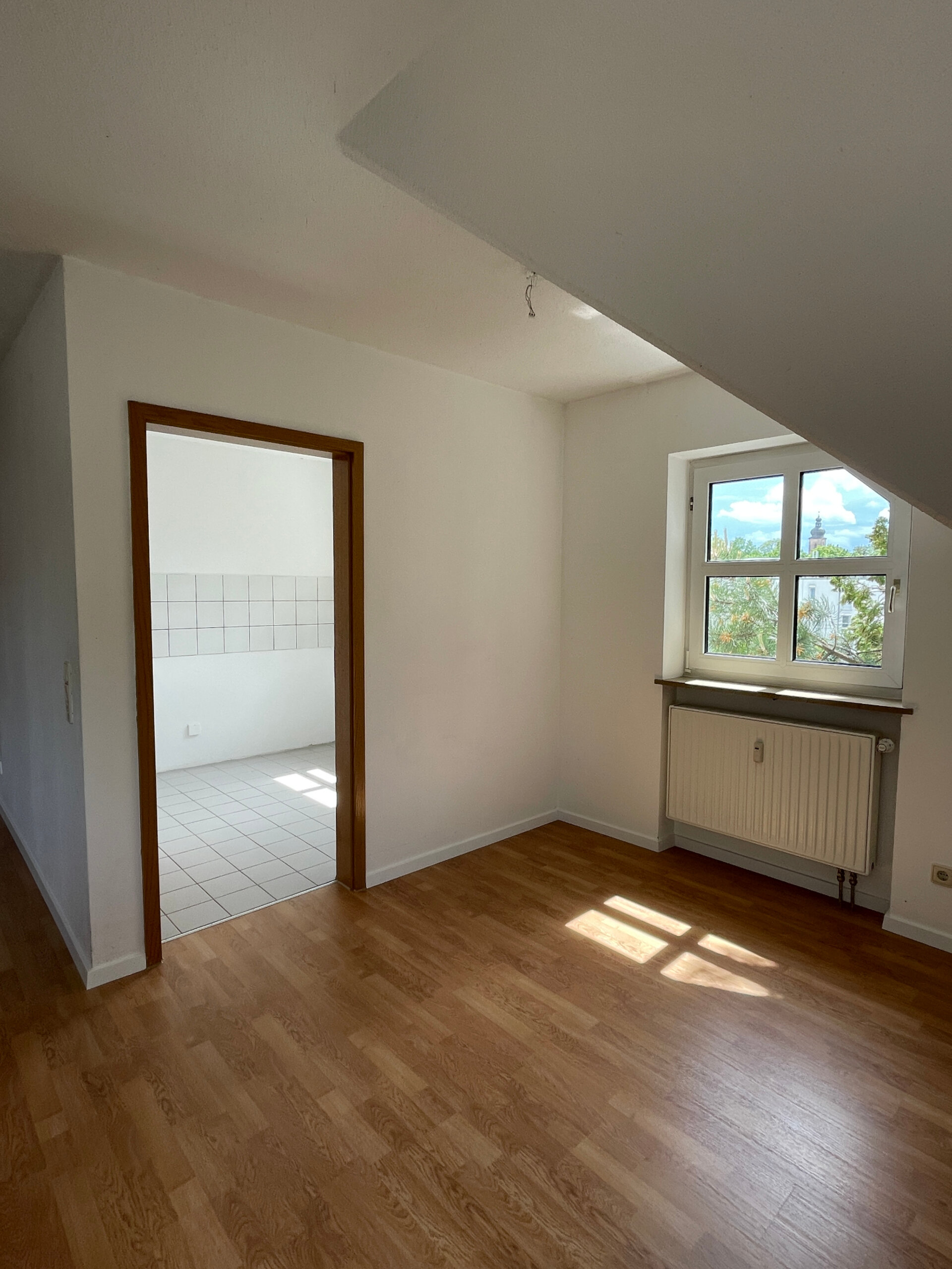 Essbereich mit Blick in Küche | © Dawonia