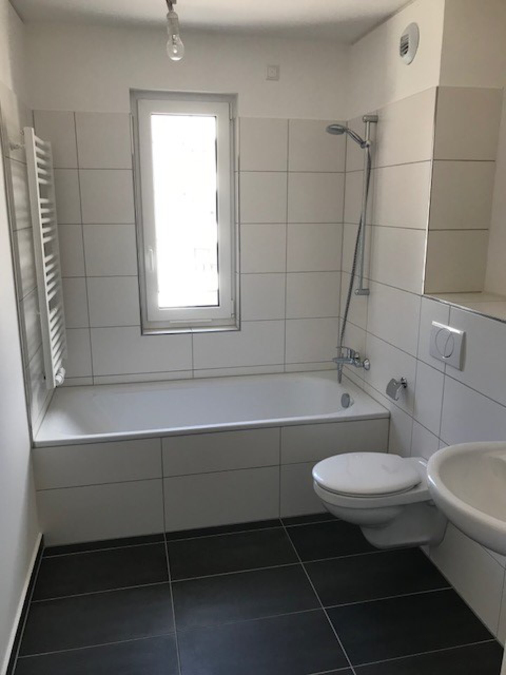 Bad mit Badewanne | © Dawonia