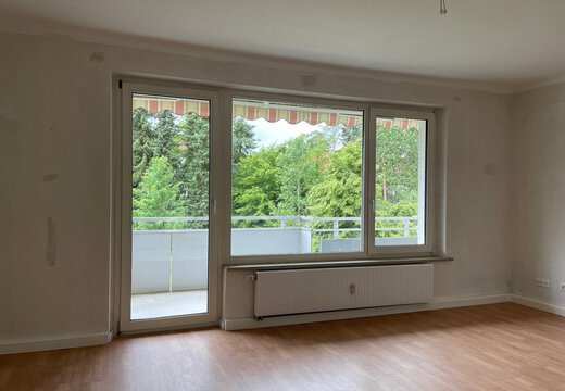 Wohnzimmer mit Balkon | © Dawonia