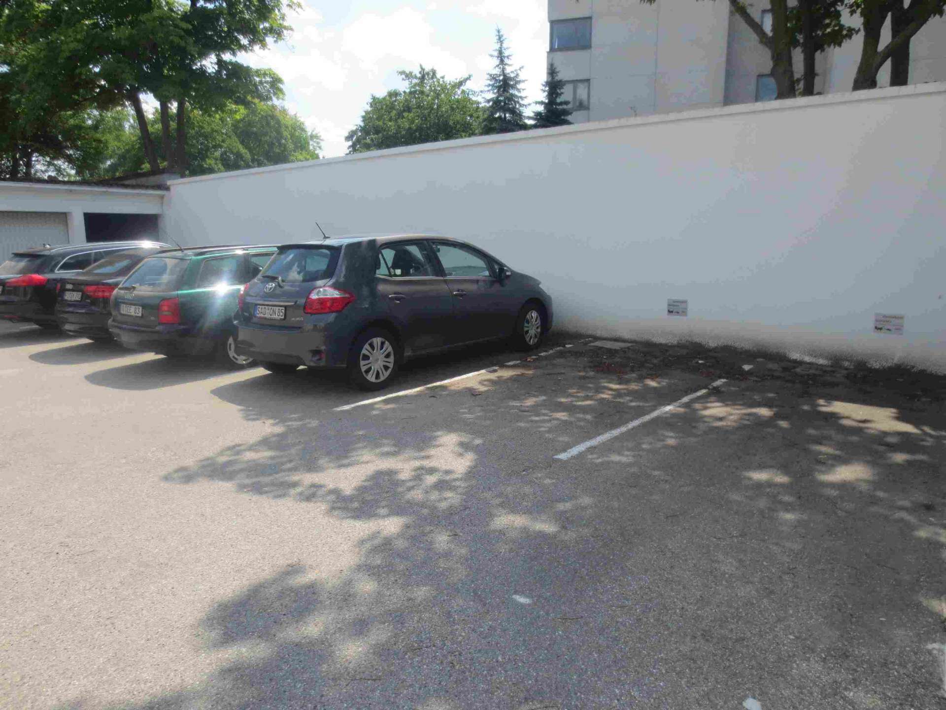 Prüfeninger Str. 45 - Außenanlagen, Wege3 - Stellplatz.jpg | © Dawonia