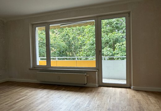 Wohnzimmer mit Balkon | © Dawonia