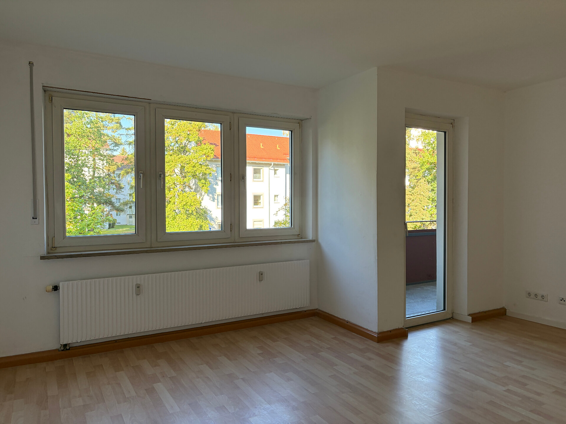 Wohnzimmer mit Loggia | © Dawonia