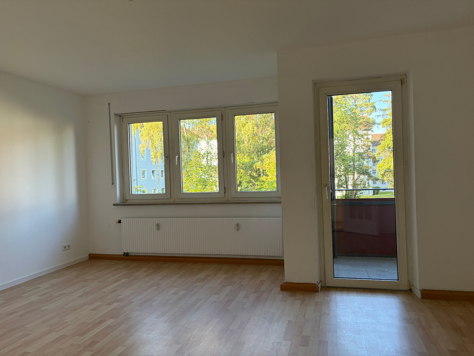 Wohnzimmer mit Loggia | © Dawonia