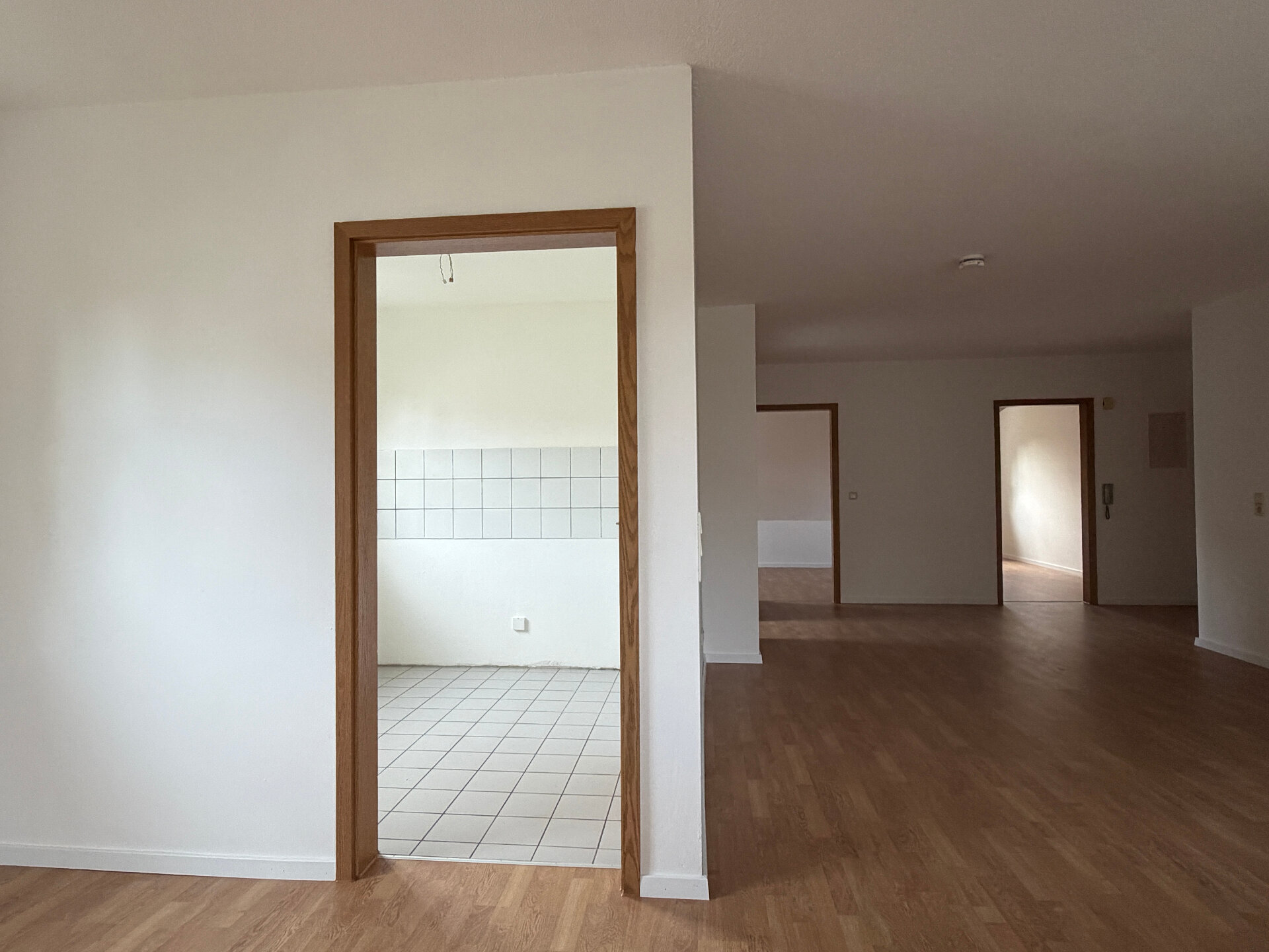 Blick in Küche und Wohnzimmer | © Dawonia